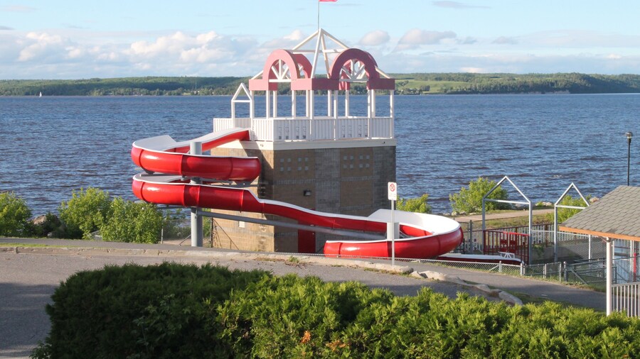 LEISURE INN