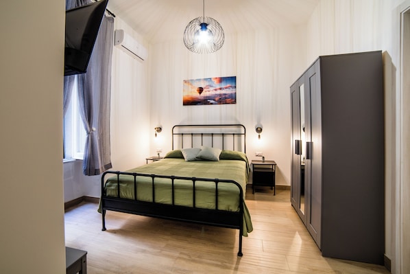 Free WiFi - San Gregorio Suite&Rooms (Naples)