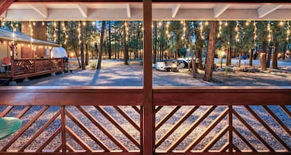 Pine Dawn Retreat - Unit C - Peaceful 1-BDRM Apartment in Lakeside w/WiFi & Deck