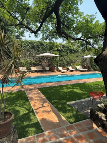 Historic house with service and hot pool (1)