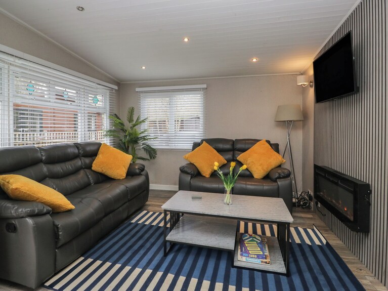 Jackos Lodge, Pet Friendly, With Hot Tub In Windermere - Coniston