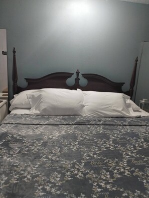 1 多间卧室、熨斗/熨衣板、WiFi、床单