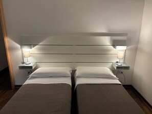 1 bedroom, desk, free WiFi