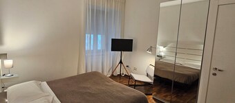 Double or Twin - Private Bathroom Inside and Private Parking in Loco