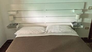 1 chambre, bureau, Wi-Fi gratuit, draps fournis