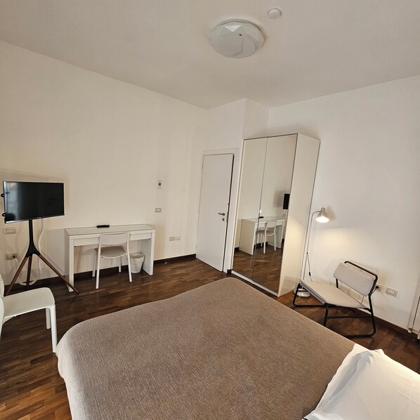 1 chambre, bureau, Wi-Fi gratuit, draps fournis