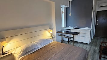 Desk, free WiFi, bed sheets