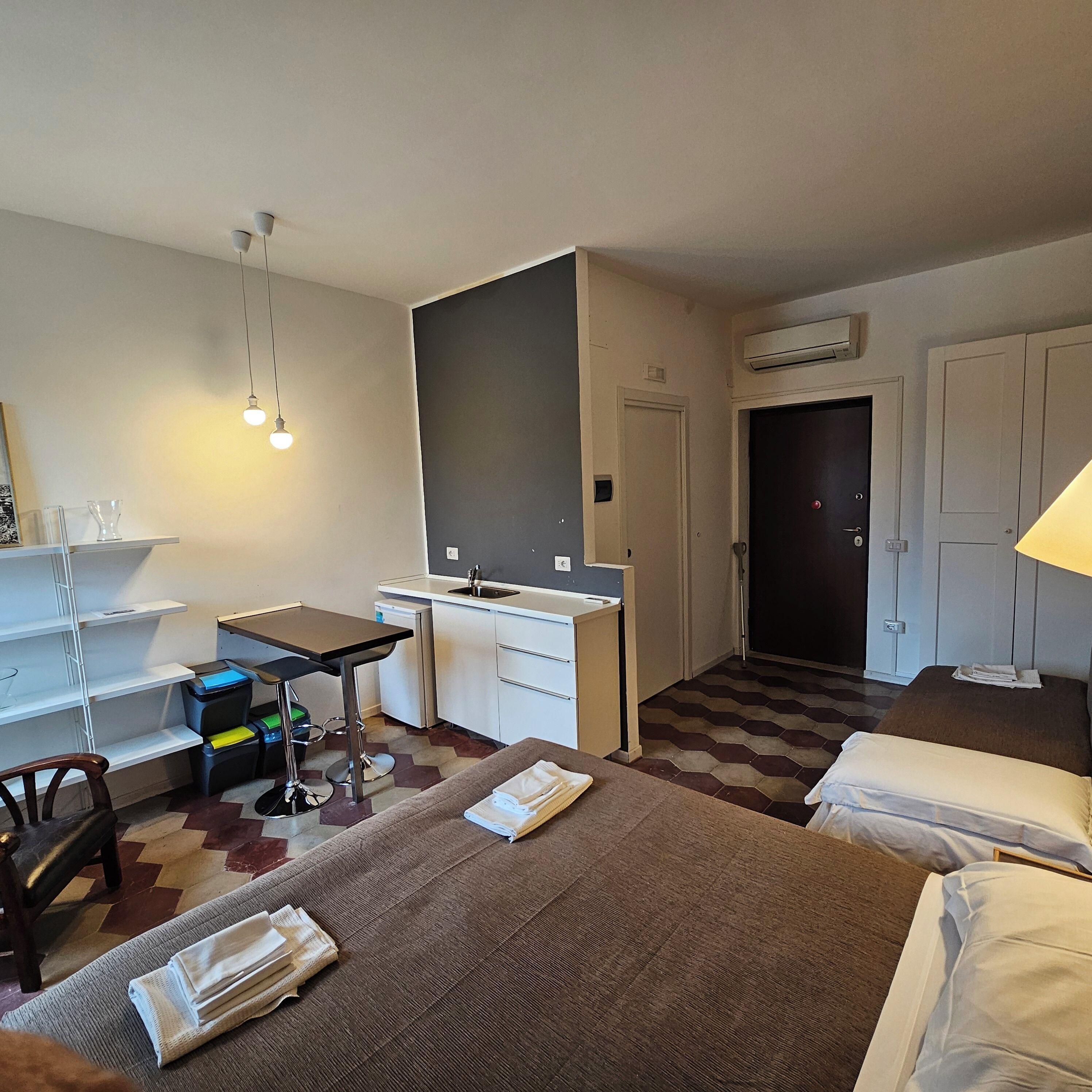 Schreibtisch, kostenloses WLAN