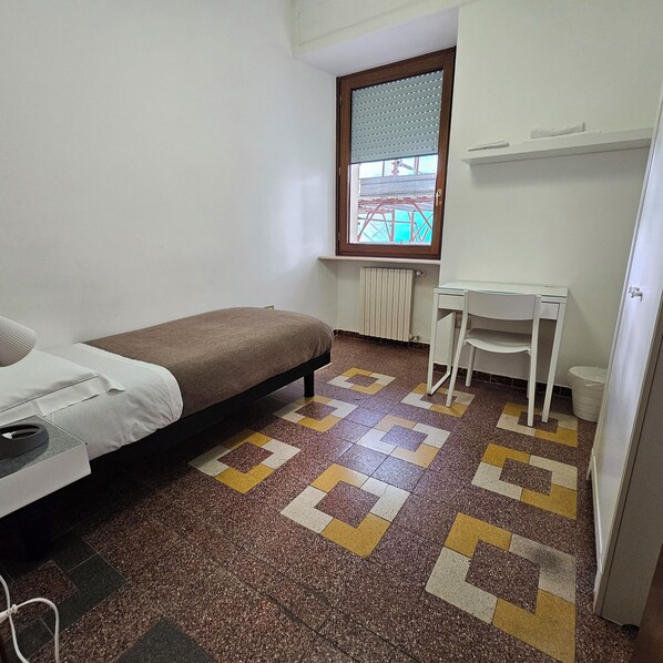 1 habitación, escritorio y wifi gratis 