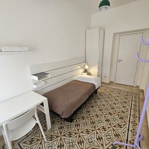 1 bedroom, desk, free WiFi