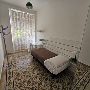 1 habitación, escritorio y wifi gratis 