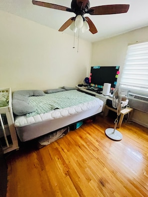 3 bedrooms, iron/ironing board, Internet, bed sheets