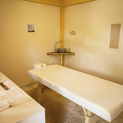 Massages des tissus profonds, massages thaïs, soins ayurvédiques