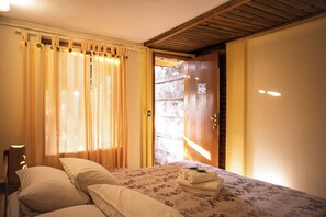 Standard Double or Twin Room, Lanai, Garden View