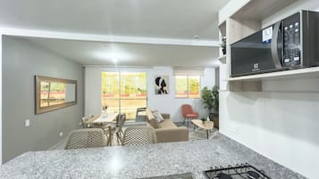 Basic Apartment | Private kitchen