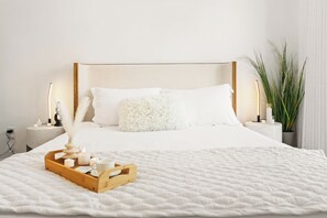 5 bedrooms, iron/ironing board, WiFi, bed sheets