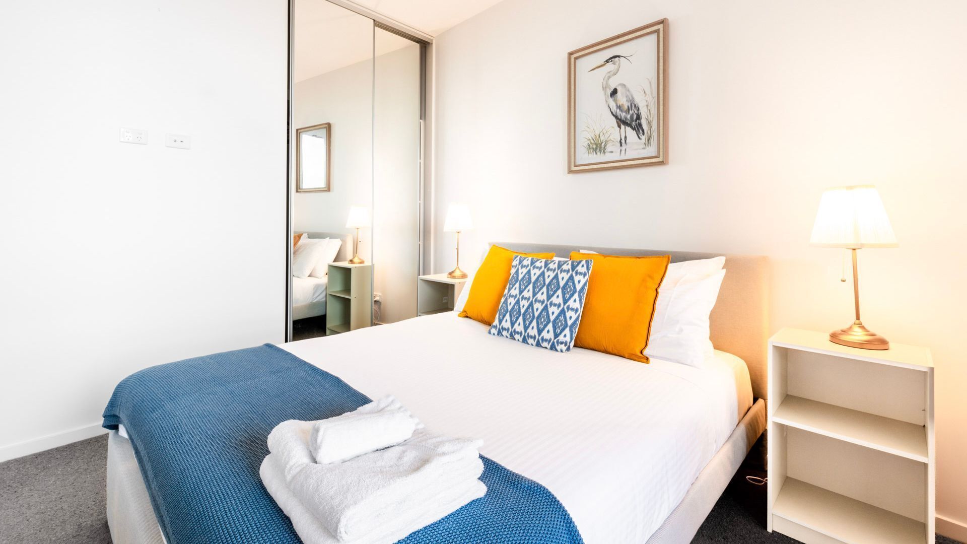 Elevated Escape - 2br W Gym & Rooftop Spa - Ivanhoe