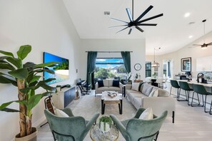 Smart TV, books, stereo, offices
