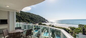 VDT - Apartments 180m From Bombas Beach