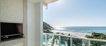 VDT - Apartments 180m From Bombas Beach