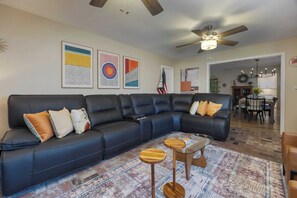 House (3 Bedrooms) | Interior