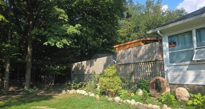 Charming house with brook in the picturesque Village of Wurtsboro min from shops