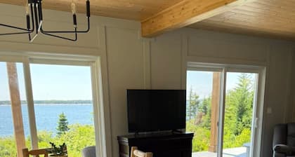 Soothing cottage with AC in charming Shelburne
Ocean views for miles