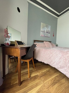 1 habitación, tabla de planchar con plancha y acceso a internet