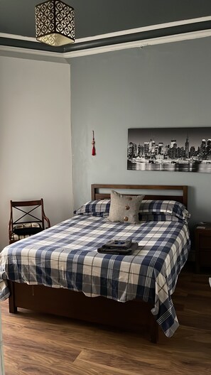 1 chambre, fer et planche à repasser, accès Internet, draps fournis