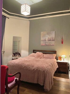 1 chambre, fer et planche à repasser, accès Internet, draps fournis