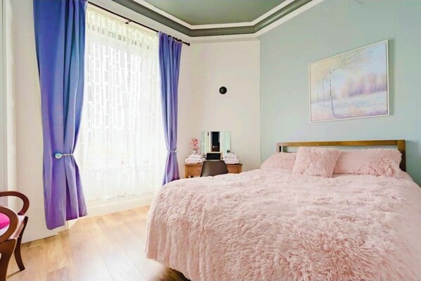 1 chambre, fer et planche à repasser, accès Internet, draps fournis