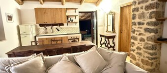 The Three Barnyards - The Gecko. A cozy and elegant retreat in pure nature