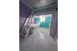 6 bedrooms, WiFi, bed sheets