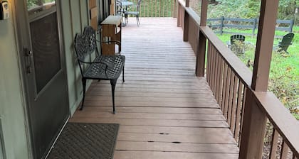 Bledsoe Bungalow -Green Acres