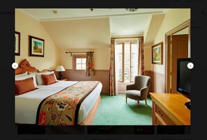Iron/ironing board, bed sheets
