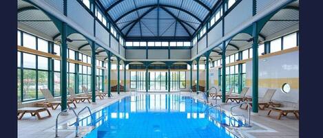 Indoor pool, outdoor pool