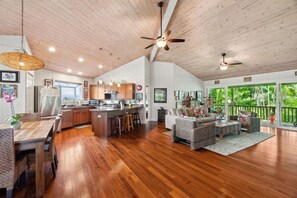Interior - 4 Bedroom A/C home in Hanalei. Walk to shops & the beach! (Hanalei)