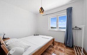 2 多间卧室、免费 WiFi