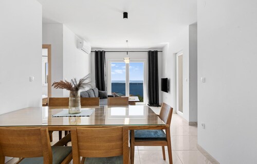 2 bedroom beautiful apartment in Razanj