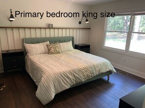 4 bedrooms, WiFi, bed sheets - Peaceful, Southern Getaway with Spa on 2 acres near Savannah (Guyton)