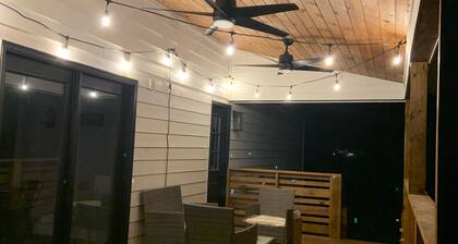 Peaceful, Southern Getaway with Spa on 2 acres near Savannah