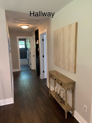 Interior - Peaceful, Southern Getaway with Spa on 2 acres near Savannah (Guyton)