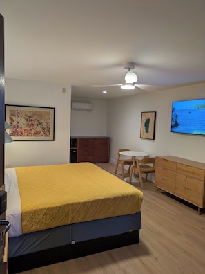 Habitación estándar | Ropa de cama de alta calidad, minibar y decoración personalizada