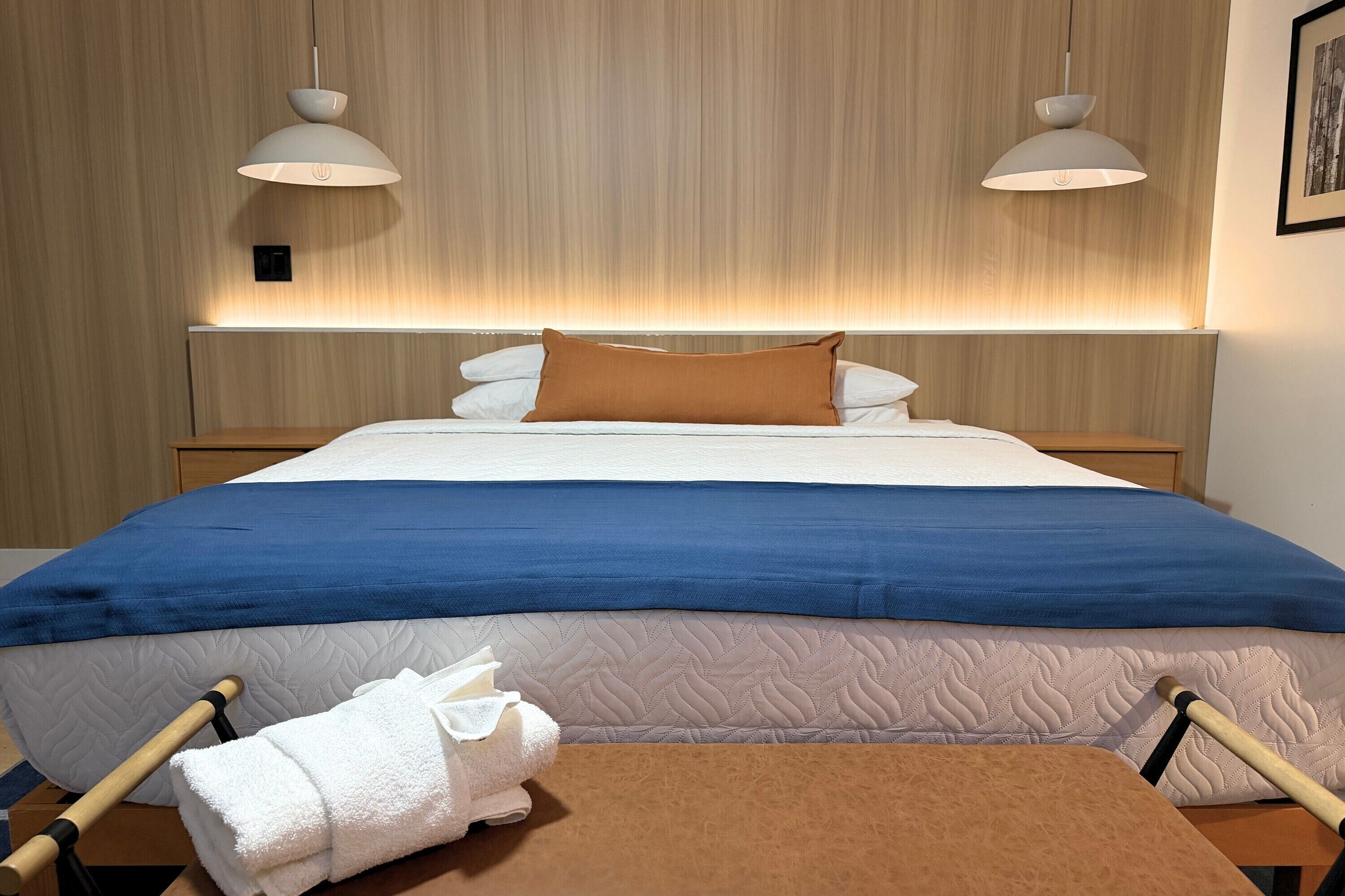 Premier Room, 1 King Bed | Premium bedding, minibar, individually decorated, individually furnished