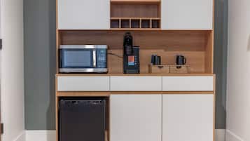Family Suite, 2 Bedrooms | Premium bedding, minibar, individually decorated, individually furnished
