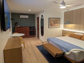 Premier kamer, 1 kingsize bed | Luxe beddengoed, een minibar, individueel gedecoreerd