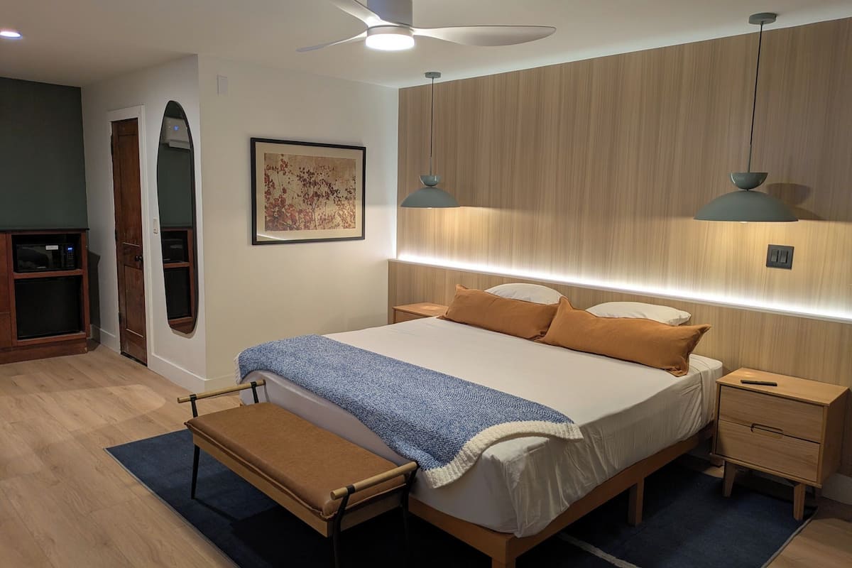 Premier kamer, 1 kingsize bed | Luxe beddengoed, een minibar, individueel gedecoreerd