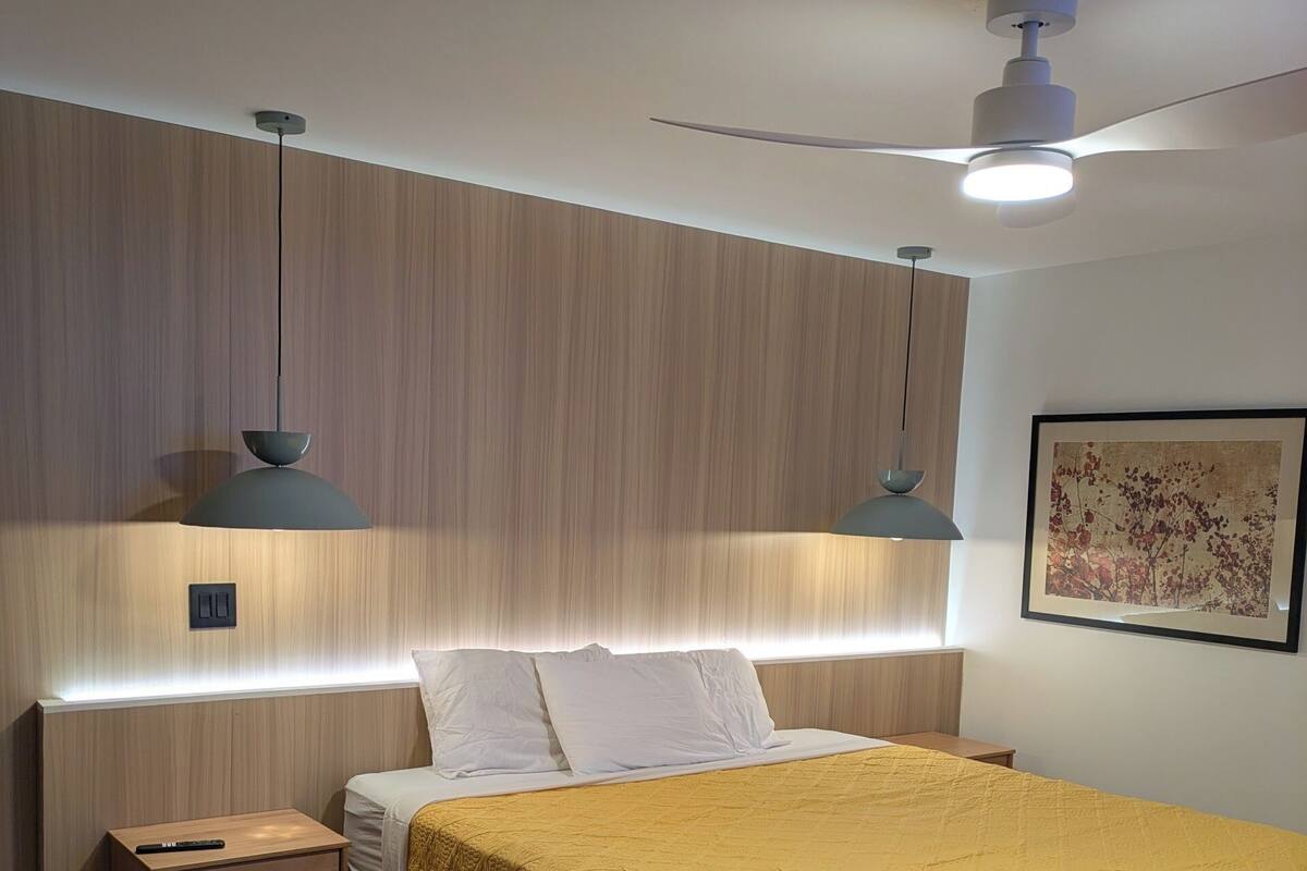 Habitación estándar | Ropa de cama de alta calidad, minibar y decoración personalizada