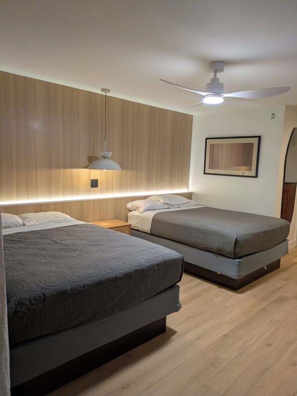 Literie de qualité supérieure, minibar, décoration personnalisée