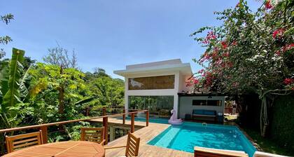 Casa c/ Piscina Privativa, 3 Suítes Sala integrada